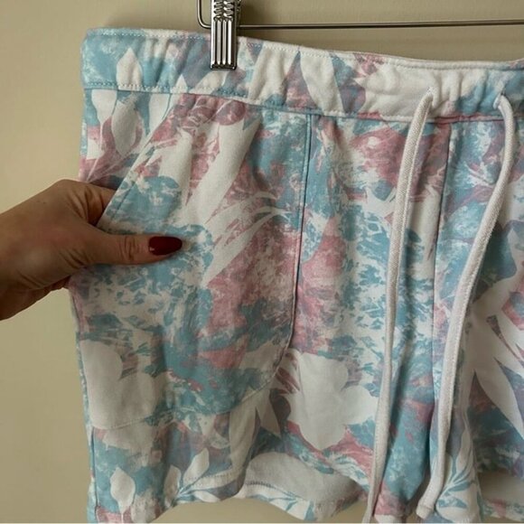 Columbia Women's PFG Slack Water French Terry Pink Blue Pattern Shorts Size XL - Picture 3 of 7